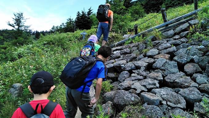 横手山の登山の難易度は 登山口はドライブインそば 子供と夏山登山へ そだてるブログ