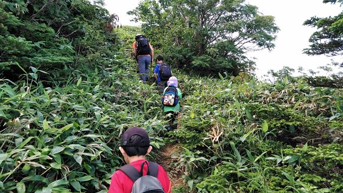 横手山の登山の難易度は 登山口はドライブインそば 子供と夏山登山へ そだてるブログ